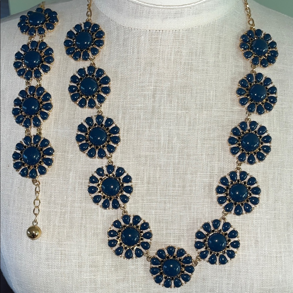 Elegant Gold and Blue Floral Necklace - Picture 2 of 6